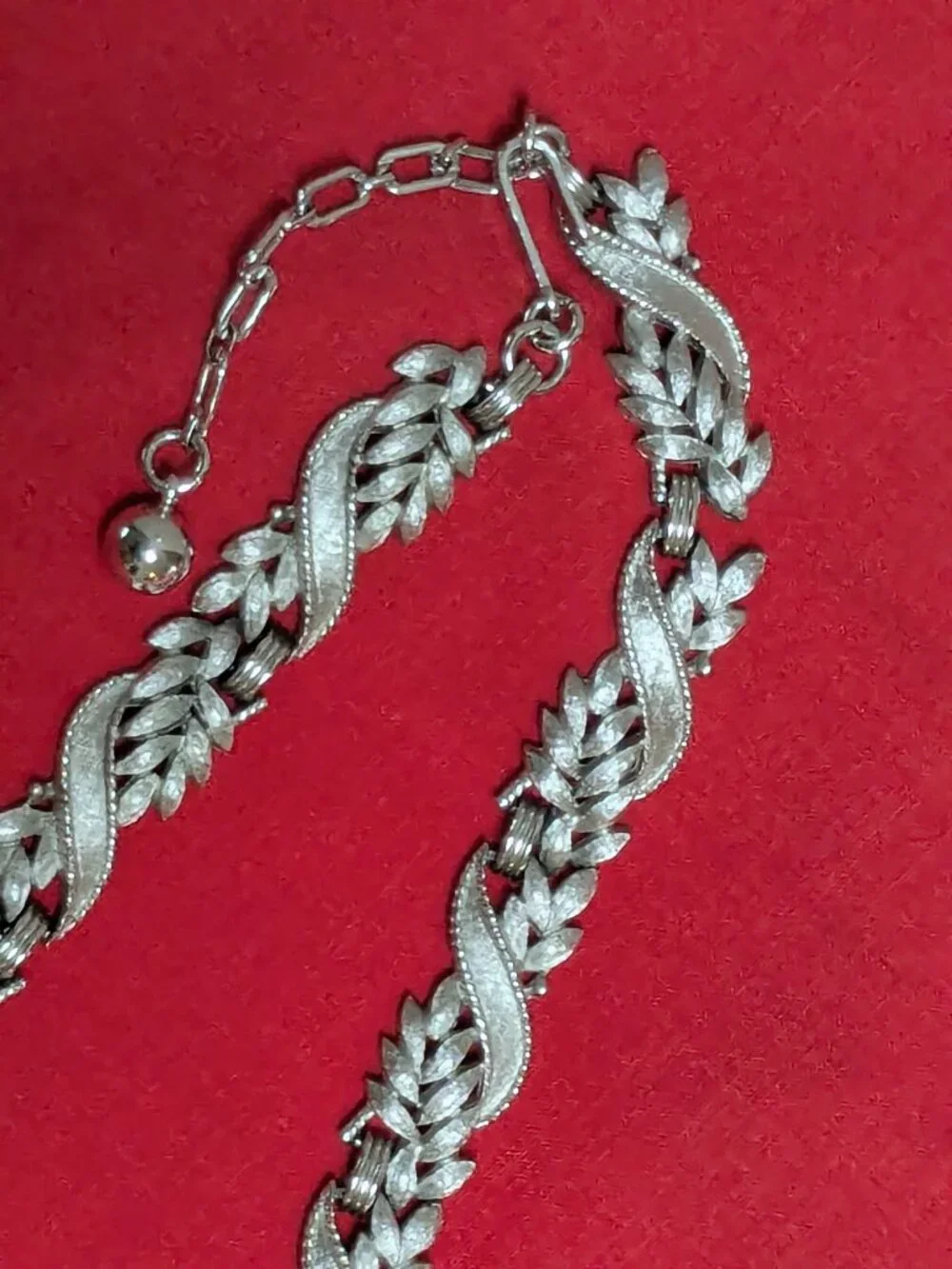 Vintage Signed TRIFARI Silver Tone Leaf Necklace Brushed Texture Mid-Century